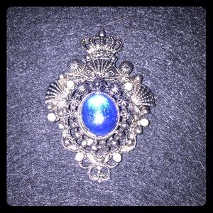 Crown Brooch.